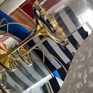 Meet your Posher, Neila